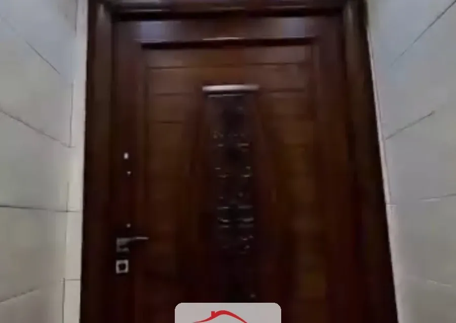 للبيع عدة غرف