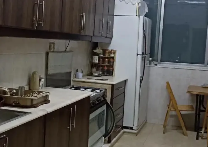 للبيع 4 غرف