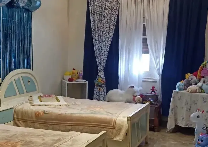 للبيع 4 غرف