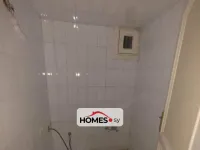 للبيع عدة غرف