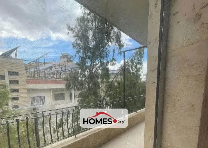 للبيع عدة غرف