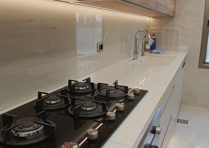 للبيع عدة غرف