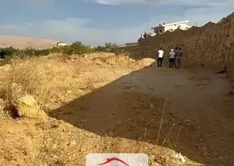 للبيع أرض