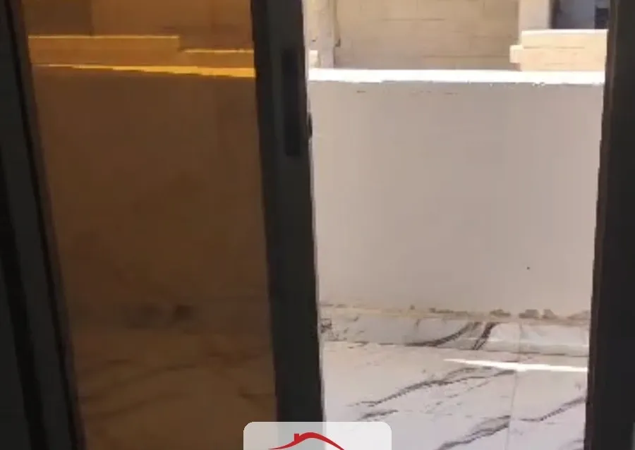 للبيع 4 غرف