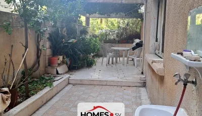 للبيع عدة غرف