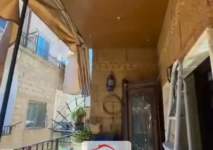 للبيع غرفتان
