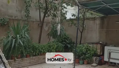 للبيع عدة غرف