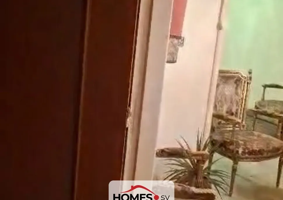 للبيع عدة غرف