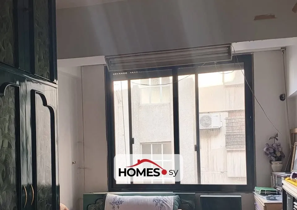 للبيع 4 غرف