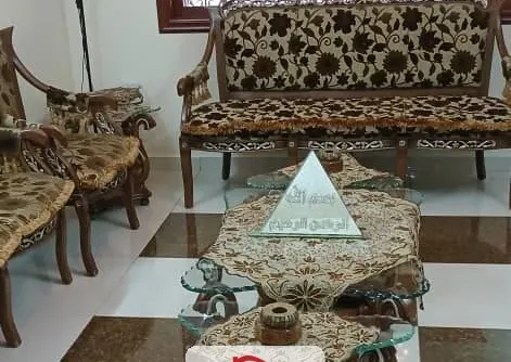 للبيع عدة غرف