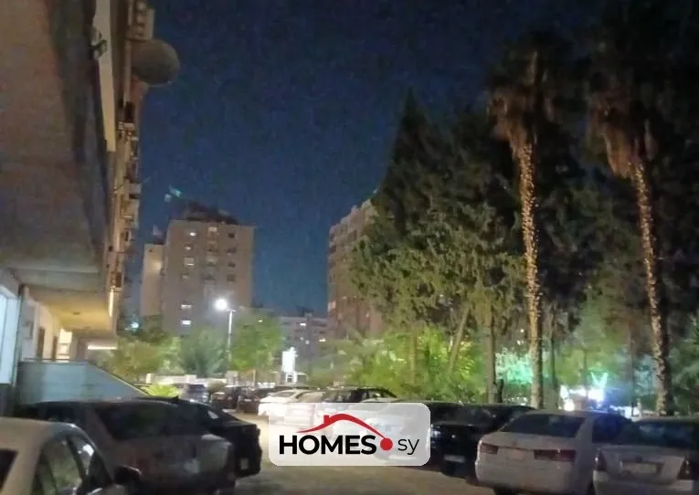 للبيع 4 غرف