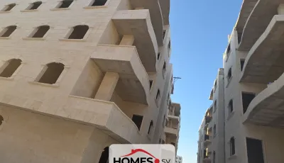 للبيع عدة غرف