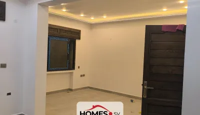 للبيع عدة غرف