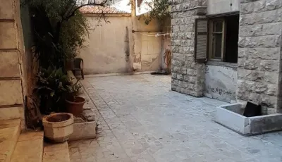 للبيع عدة غرف
