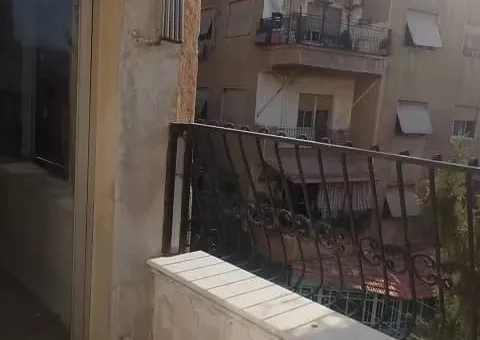 للبيع 4 غرف