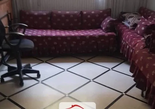 للبيع عدة غرف