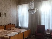 للبيع عدة غرف