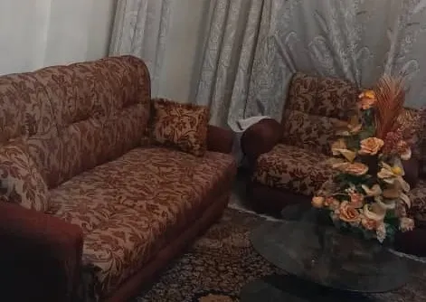 للبيع عدة غرف