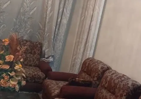 للبيع عدة غرف