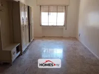للبيع عدة غرف