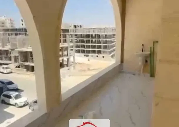 للبيع عدة غرف