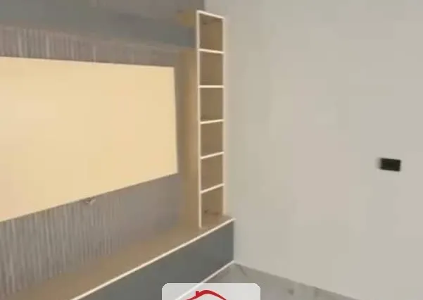للبيع عدة غرف