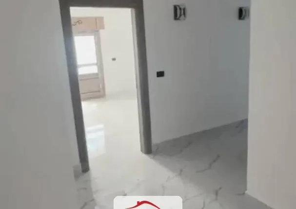 للبيع عدة غرف
