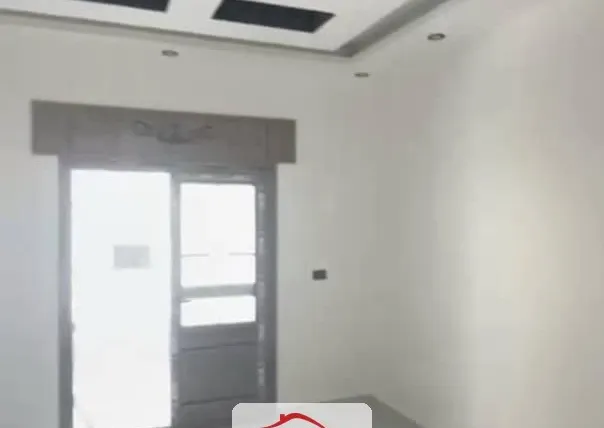 للبيع عدة غرف