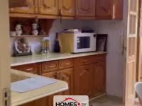 للبيع عدة غرف