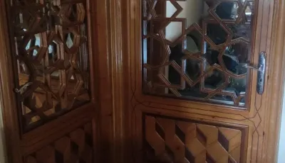 للبيع عدة غرف