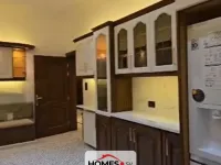 للبيع عدة غرف