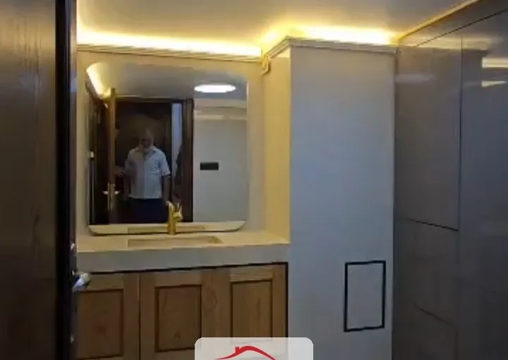 للبيع عدة غرف