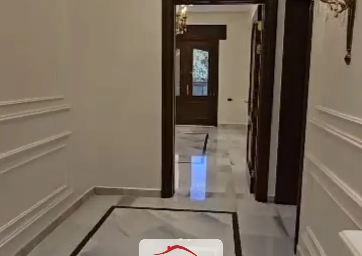 للبيع عدة غرف