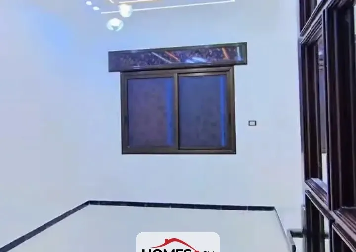 للبيع عدة غرف