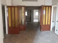 للبيع عدة غرف