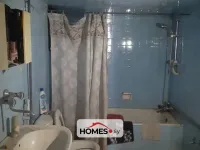 للبيع عدة غرف