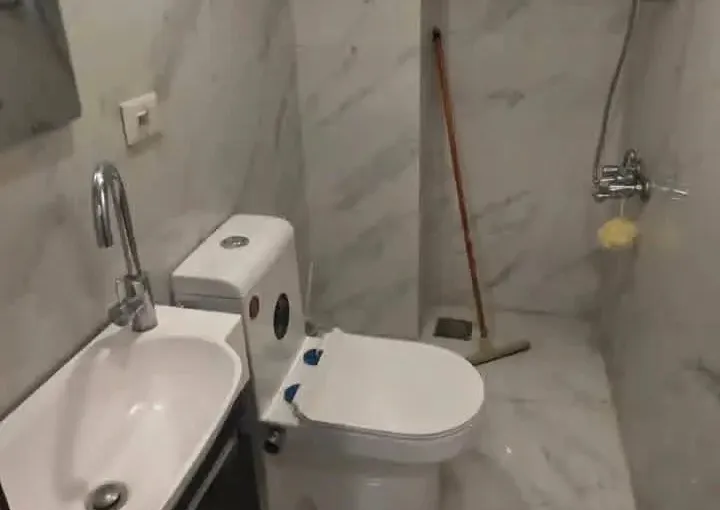 للإيجار غرفتان