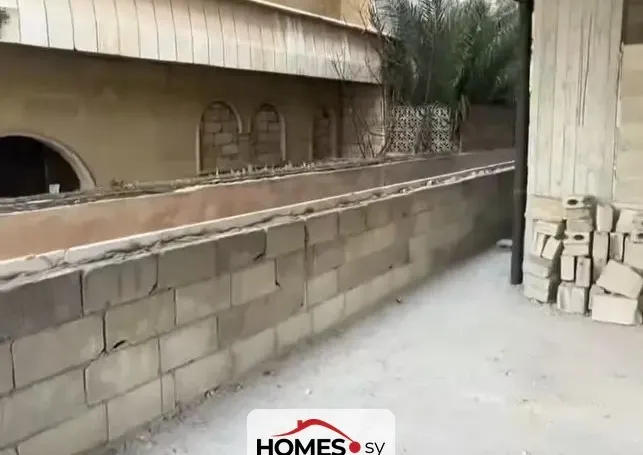 للبيع عدة غرف