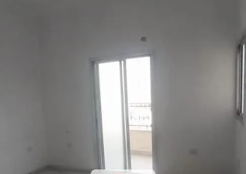 للبيع 4 غرف