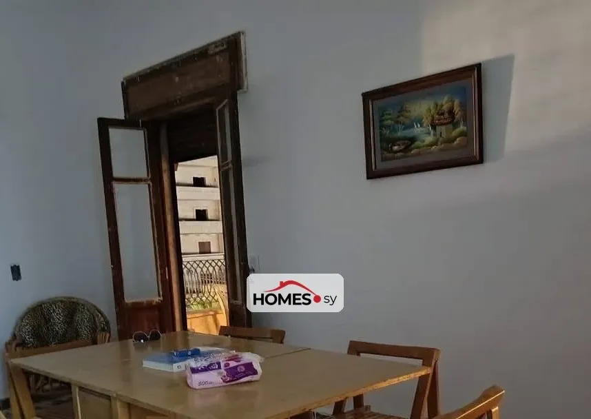 للإيجار عدة غرف