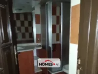 للبيع عدة غرف