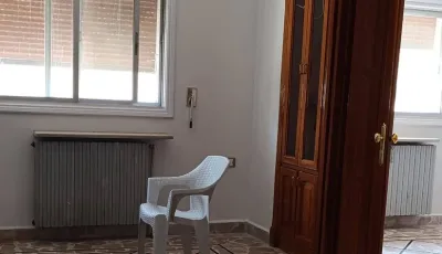للبيع عدة غرف