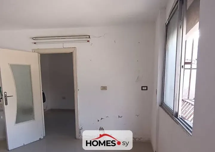 للإيجار مكتب