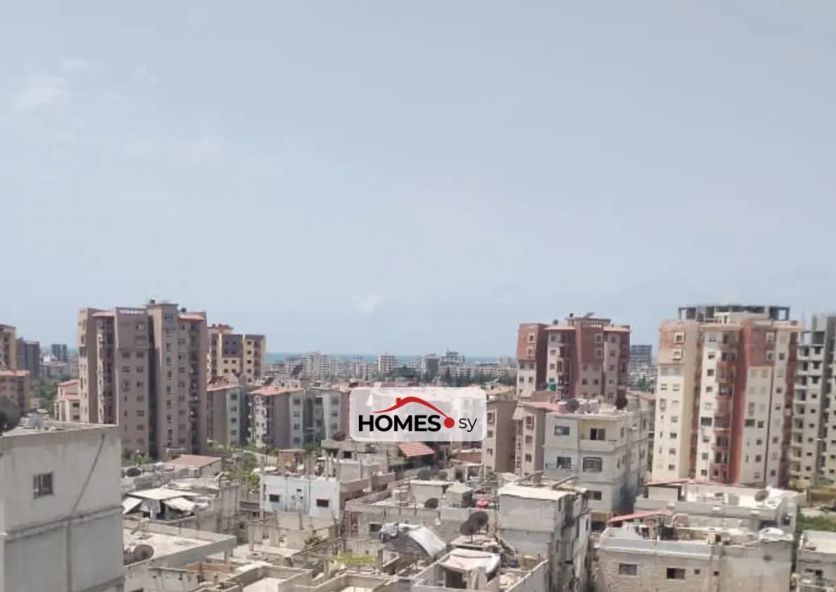 للبيع عدة غرف